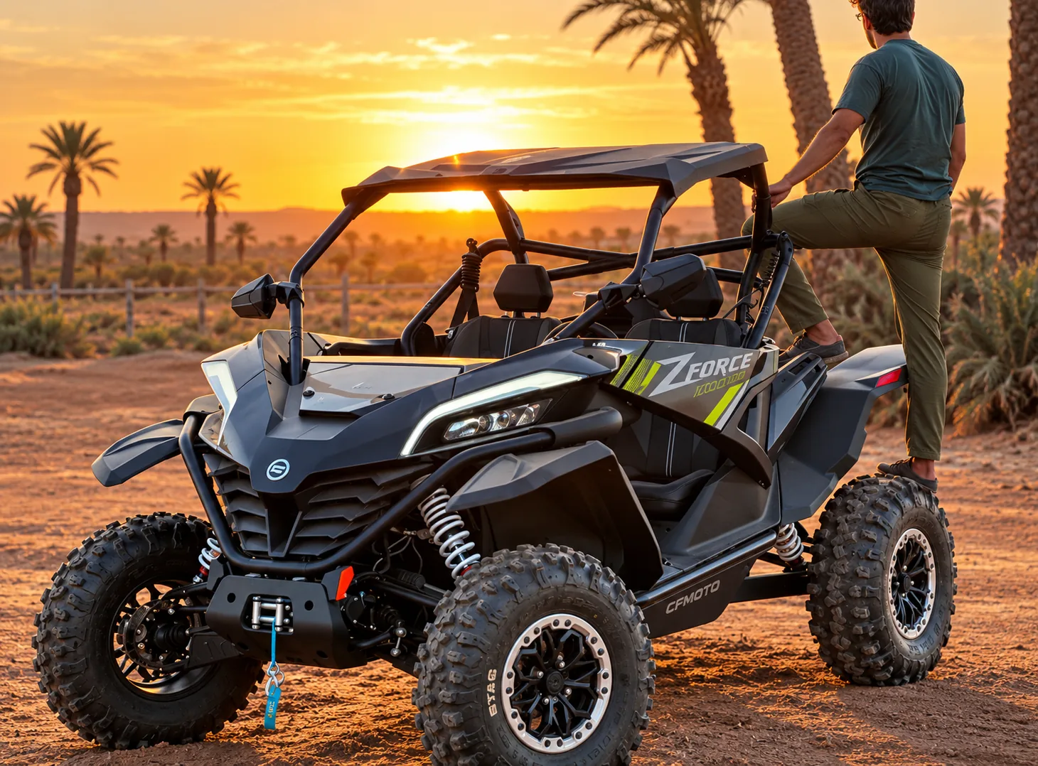 Guida con un piede su un buggy nero e grigio al tramonto tra le palme, giro in buggy nella Palmeraie di Marrakech